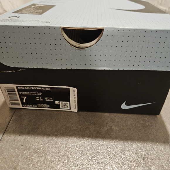 Nike Air Vapormax 360 Gold - Size 7M - Picture 3 of 9